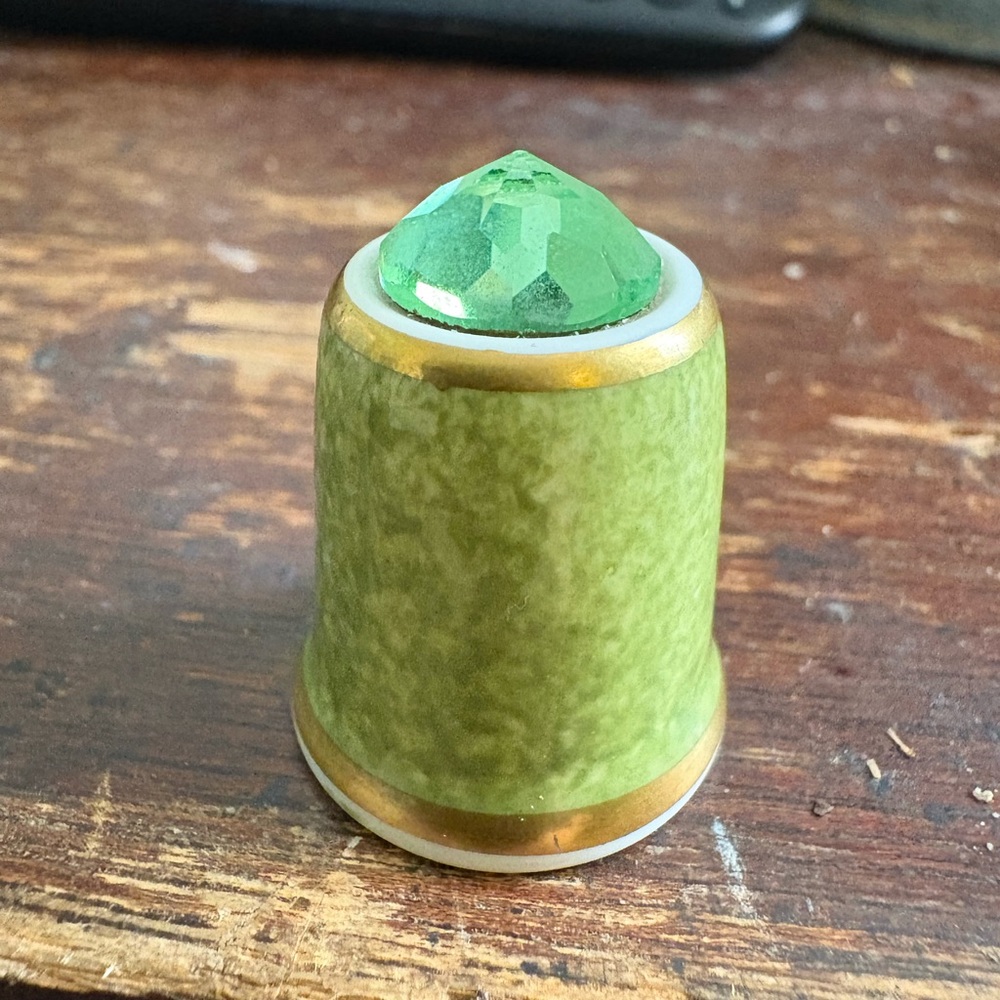 Elegant Green Gemstone Thimble